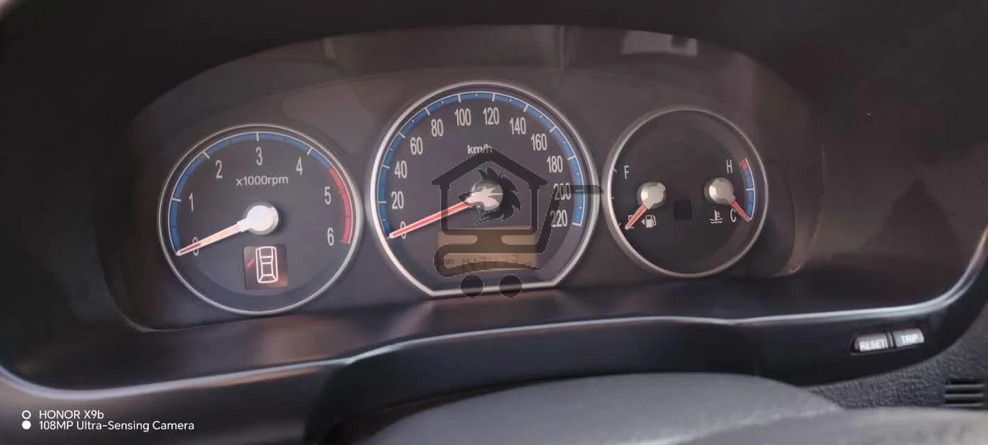 للبيع هيونداي سانتا في CM - الصورة 4