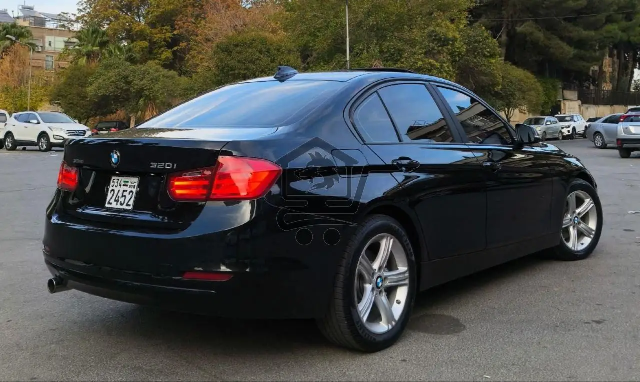 BMW 320i 2015 - الصورة 3
