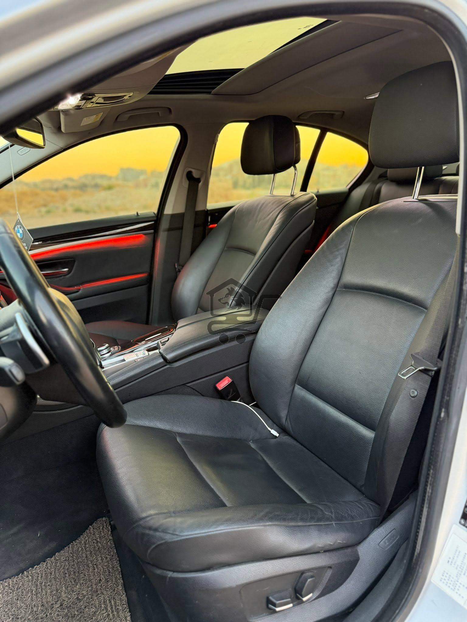 BMW 530i 2011 - الصورة 5