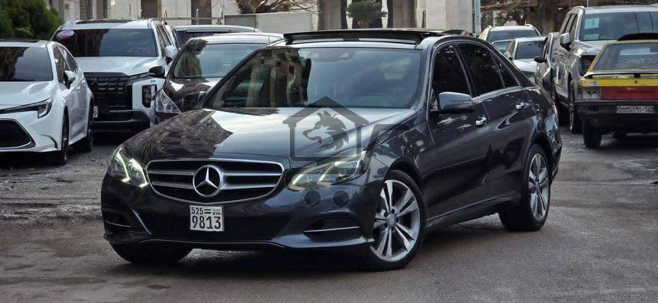 Mercedes-Benz E300 4MATIC - الصورة 1