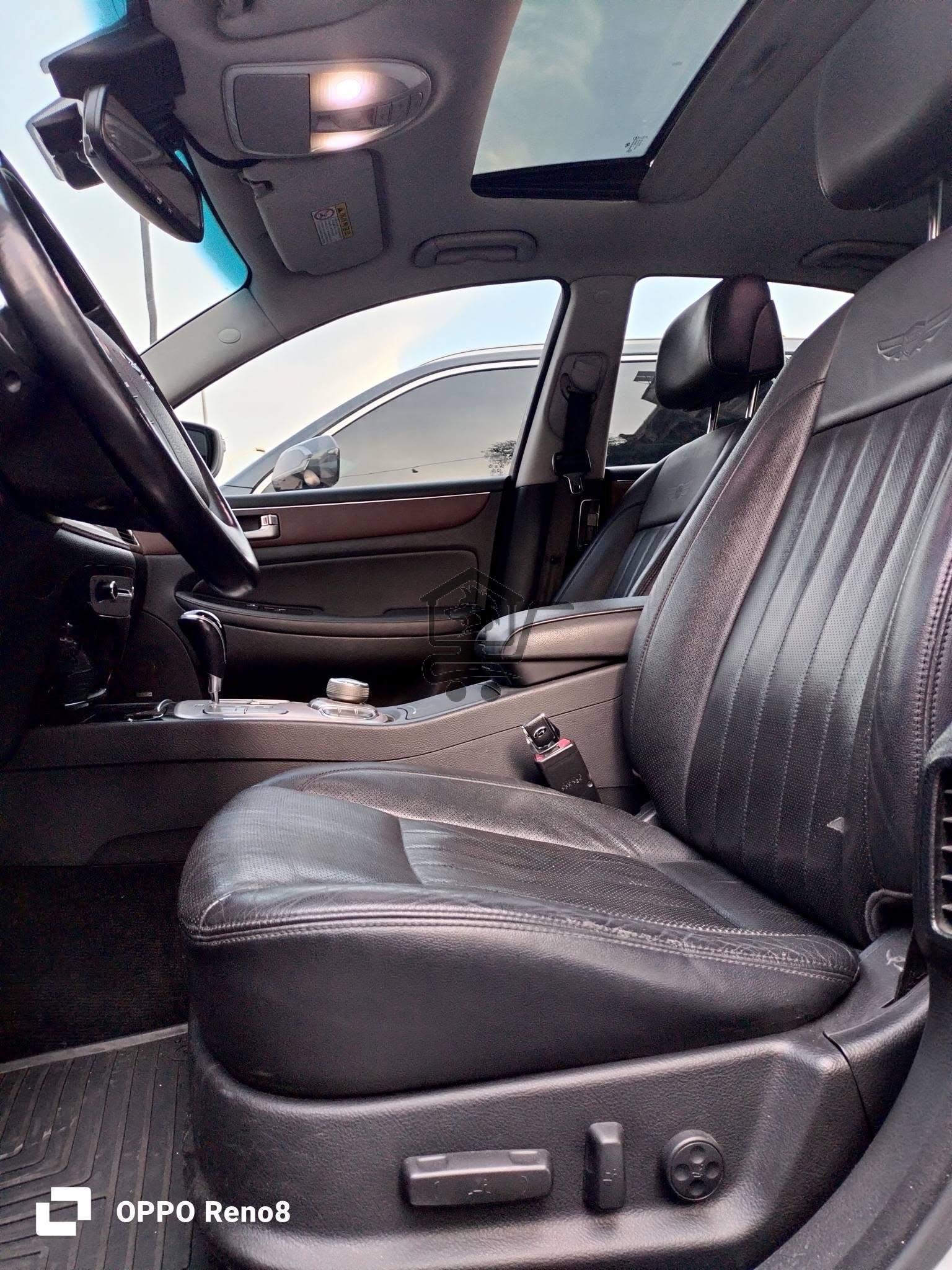 2013 Genesis BH330 - الصورة 5