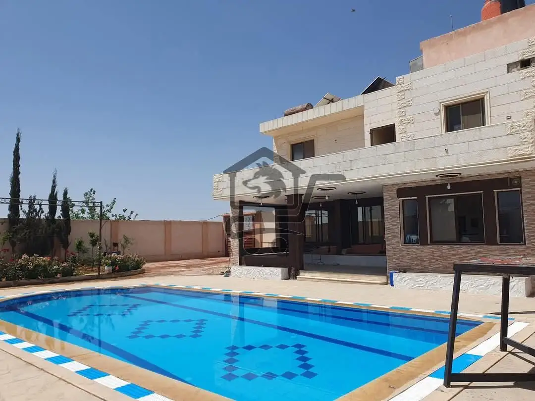 مزرعة اصطيافية للبيع