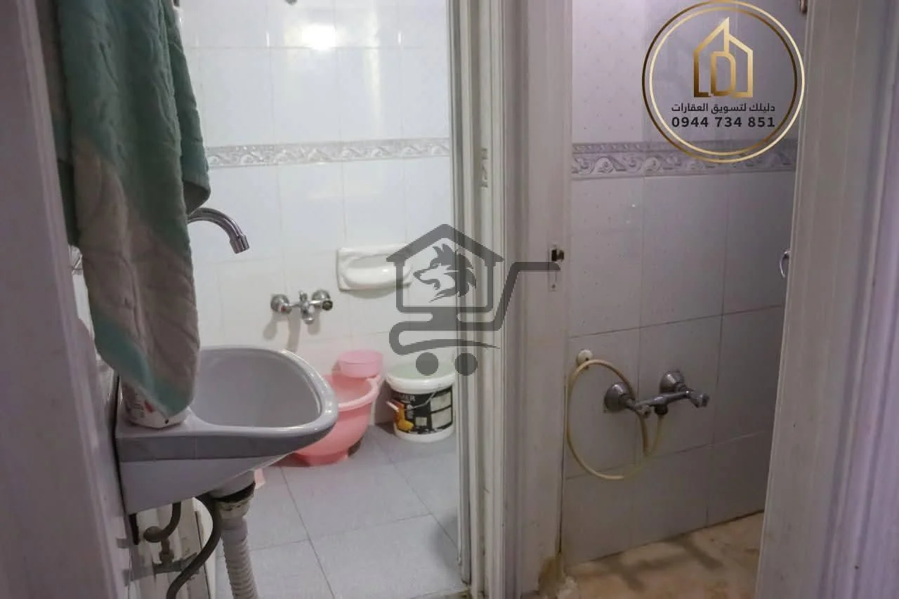 بيت للبيع بموقع متميز - الصورة 4