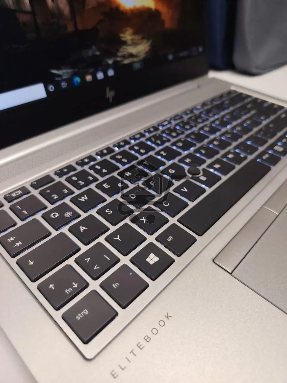 لابتوب الاعمال المكتبية من HB - الصورة 3