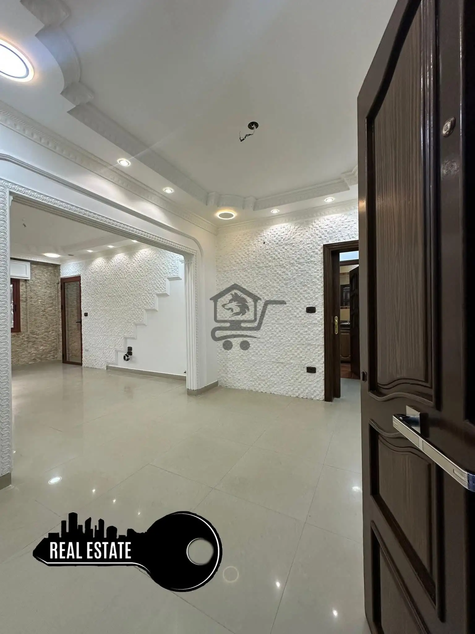 شقة بموقع مميز - الصورة 2