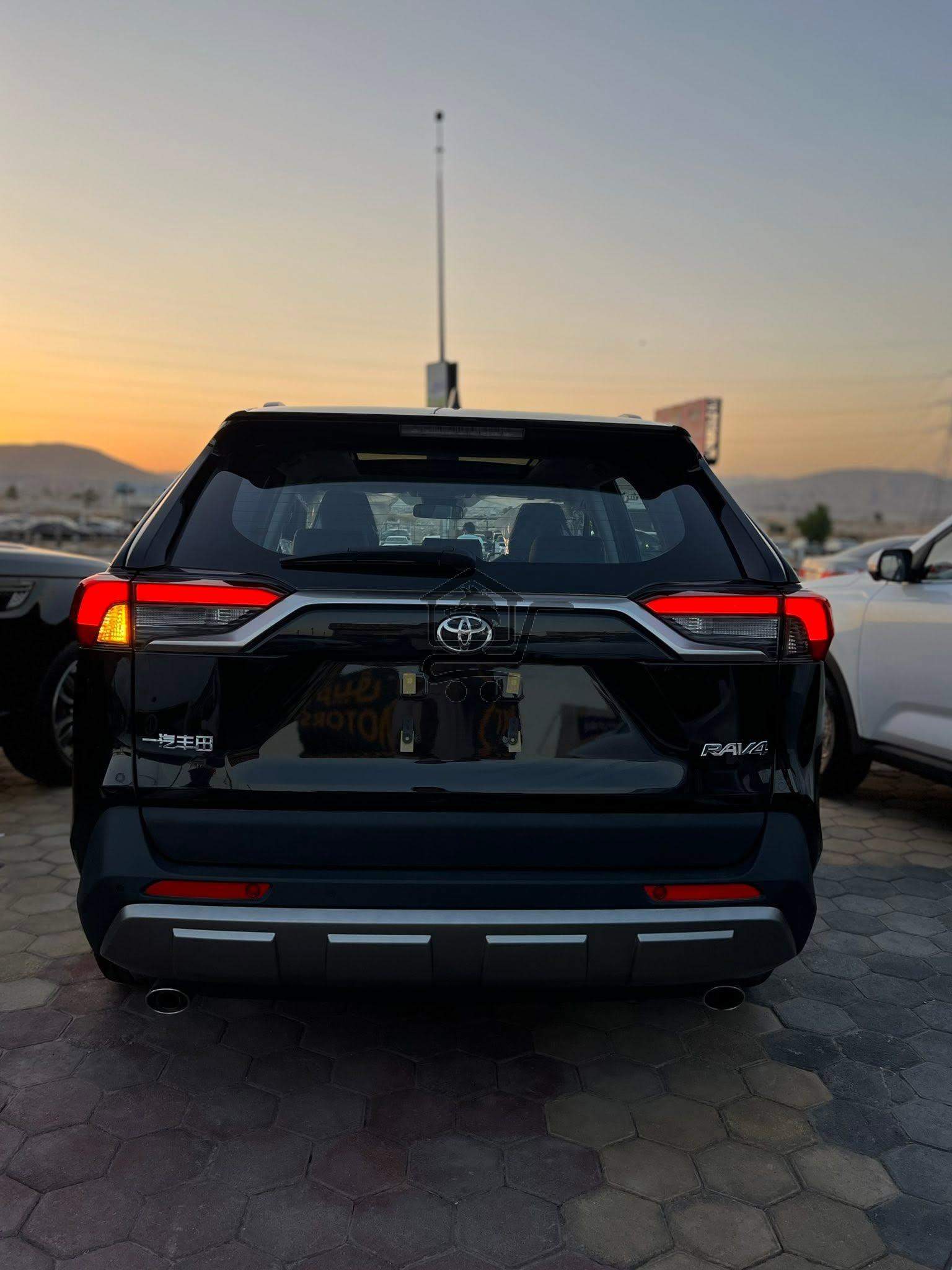 TOYOTA RAF4 2025 - الصورة 4