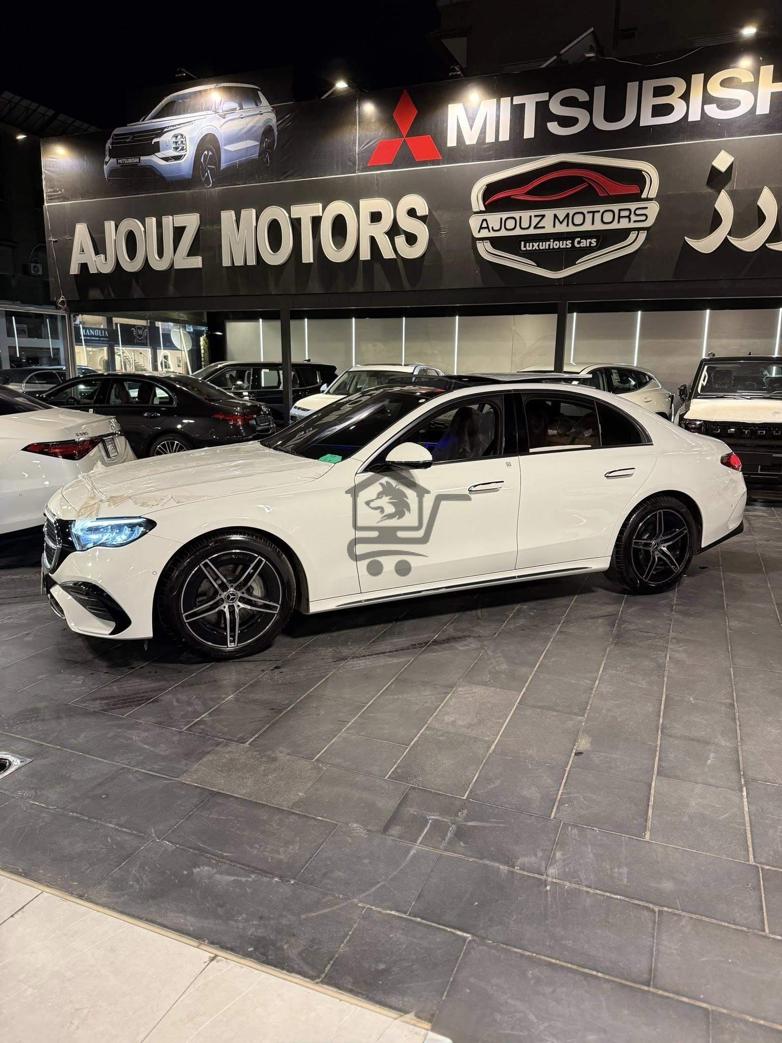 Mercedes Benz - الصورة 3