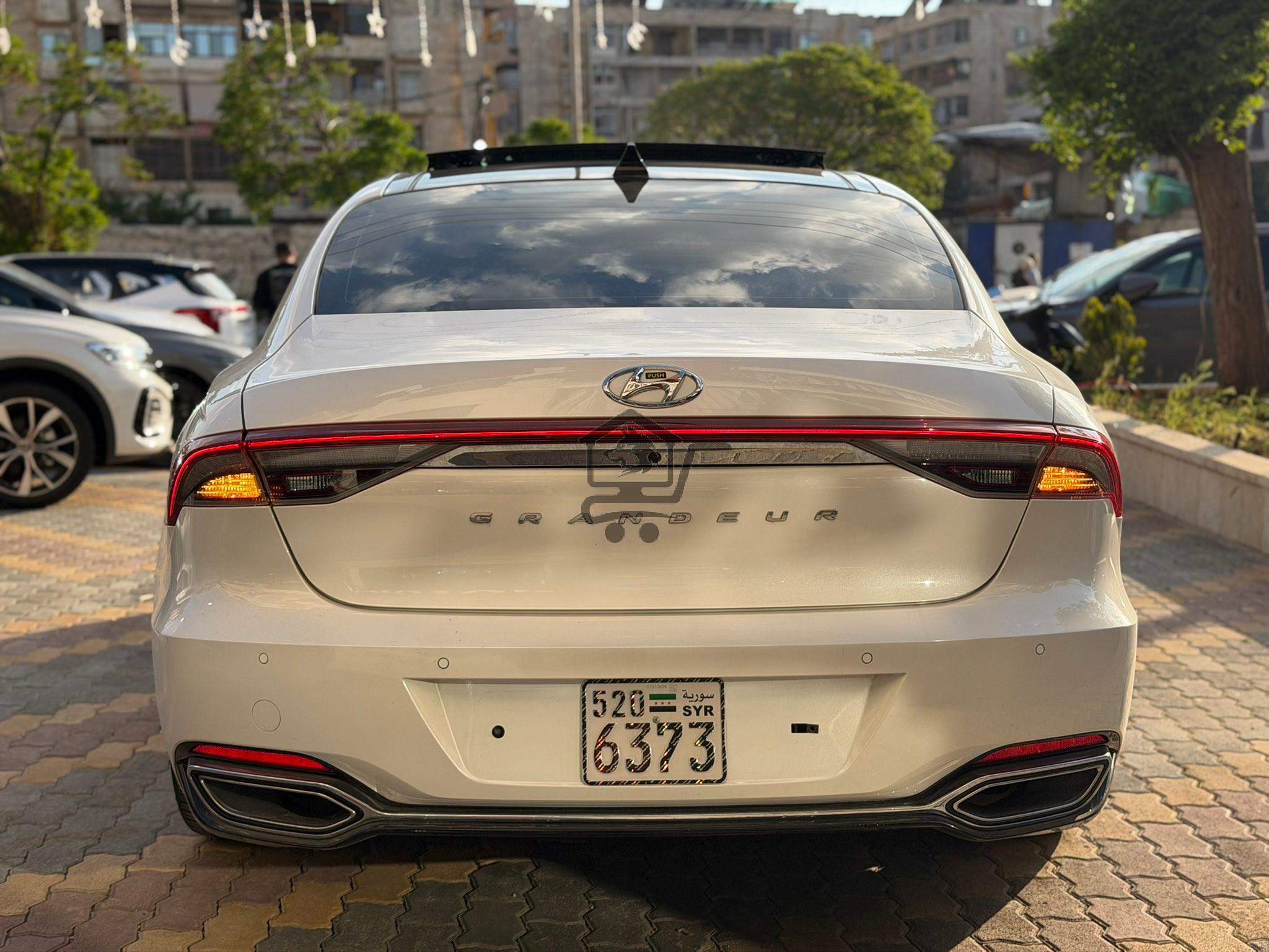 Hyundai Azera 2021 - الصورة 6