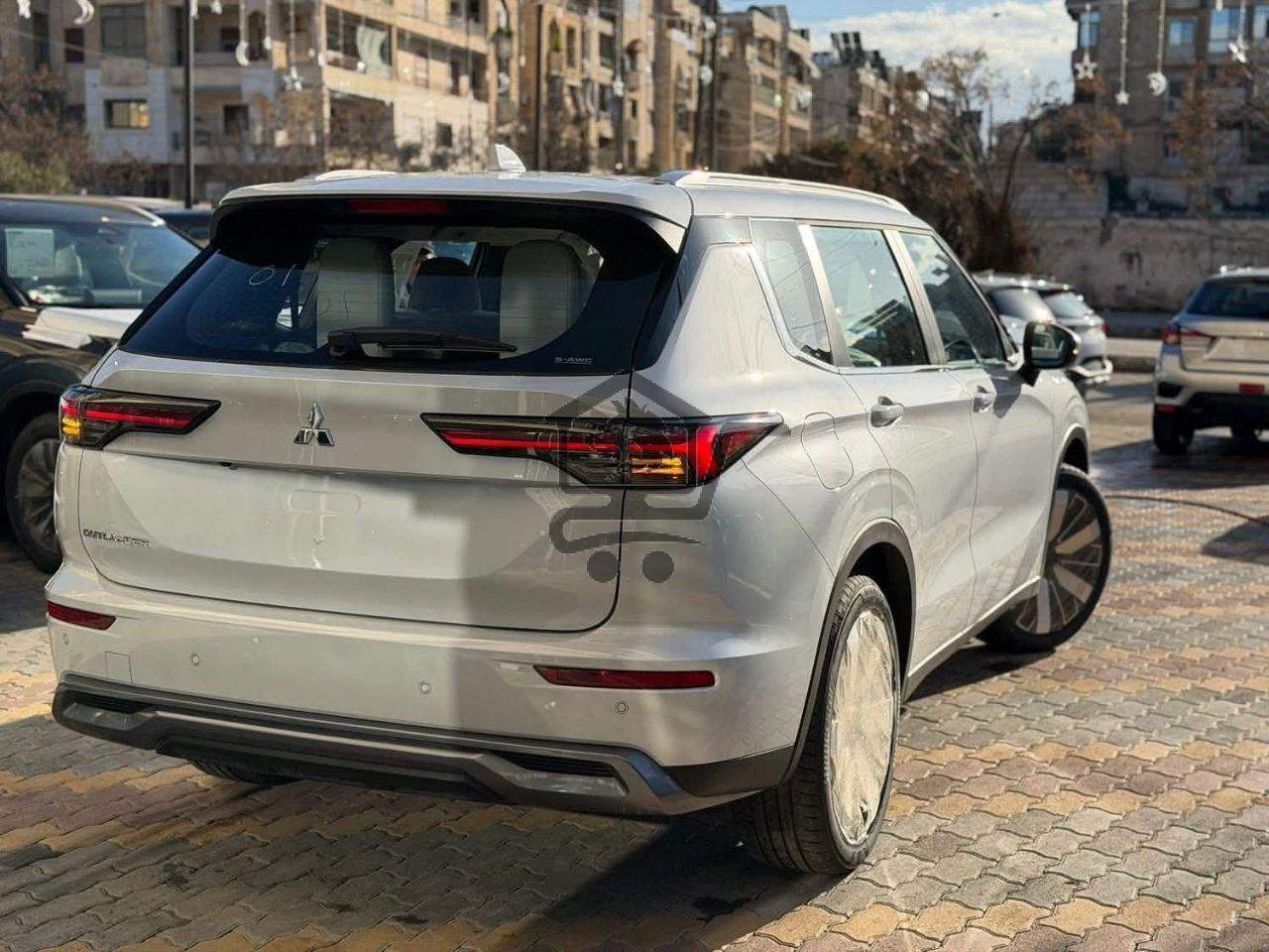 Mitsubishi Outlander 2026 - الصورة 2