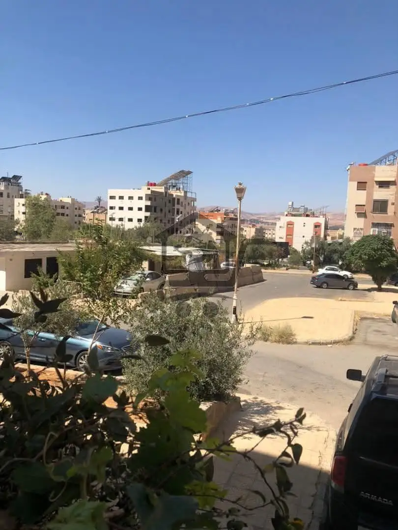 بيت جاهز للسكن فورًا بموقع استراتيجي