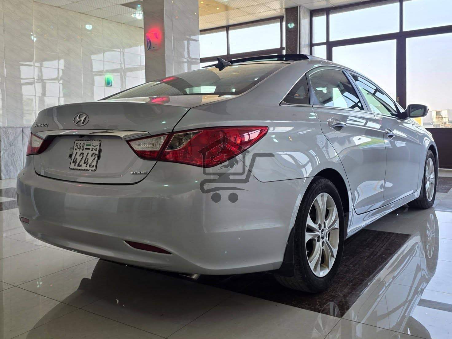 Hyundai Sonata 2012 - الصورة 2
