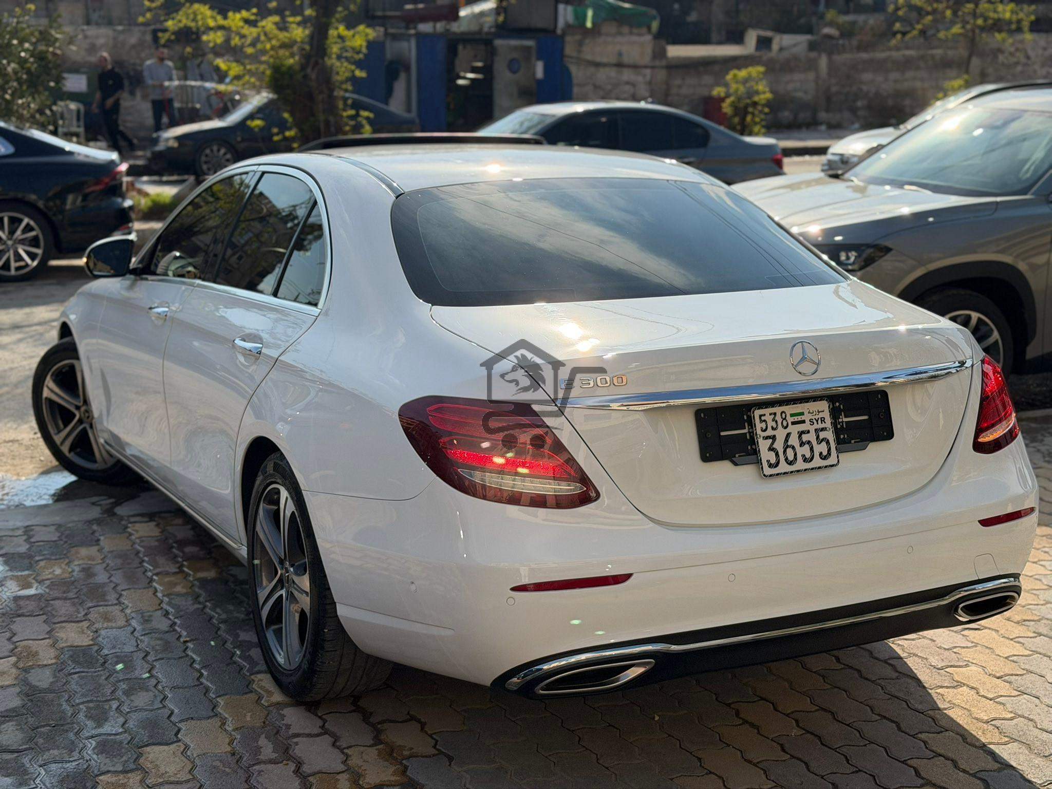 Mercedes-Benz E300 2019 - الصورة 2