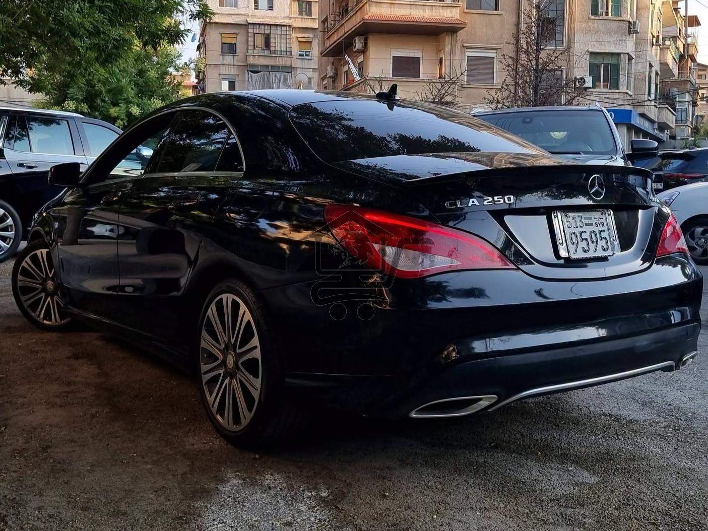 Mercedes-Benz CLA 250 - الصورة 4