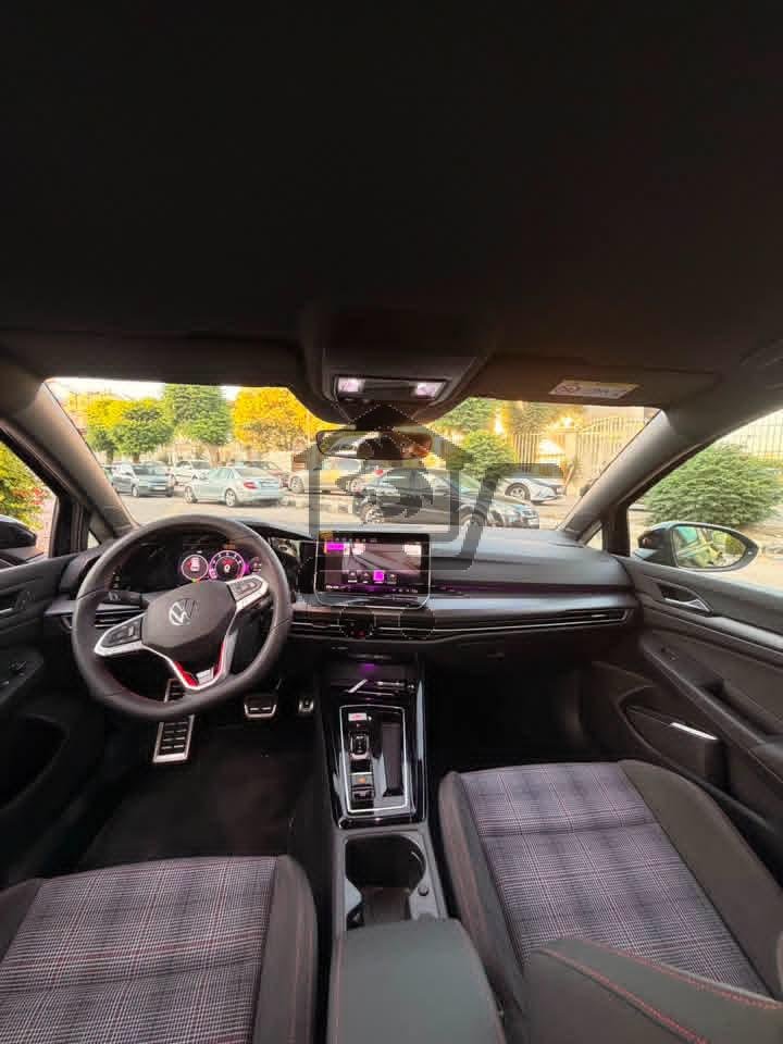 Volkswagen Golf GTI - الصورة 3