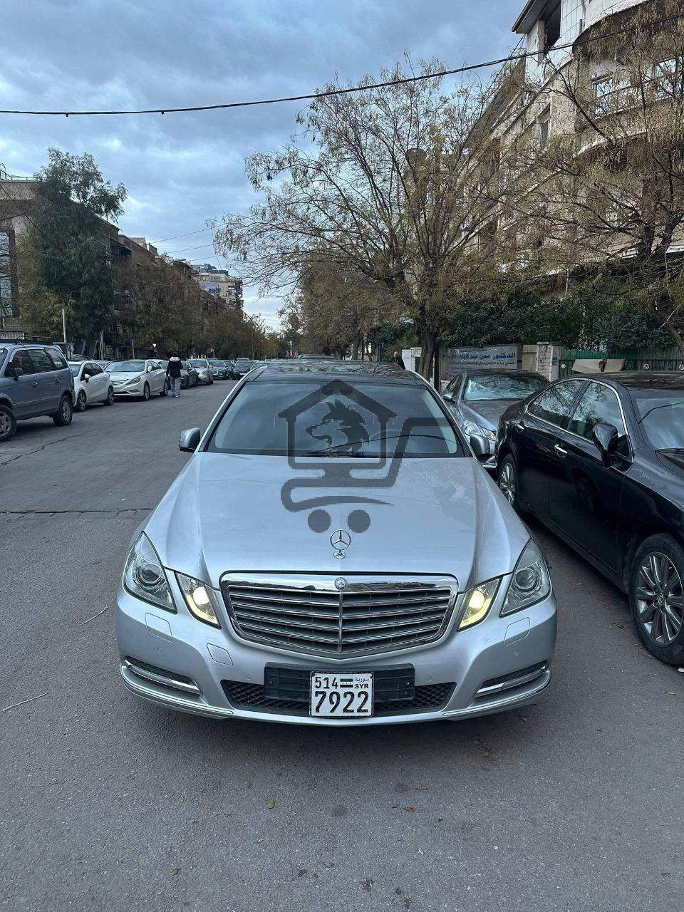 Mercedes benz E300 - الصورة 1