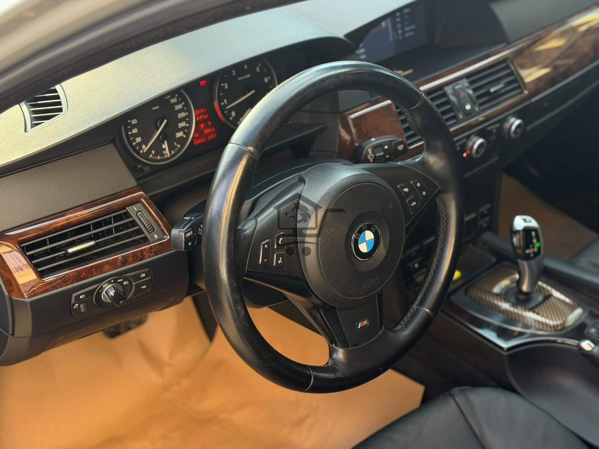 BMW 528i M Package - الصورة 6