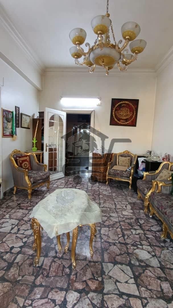 شقة بمساحة كبيرة - الصورة 1