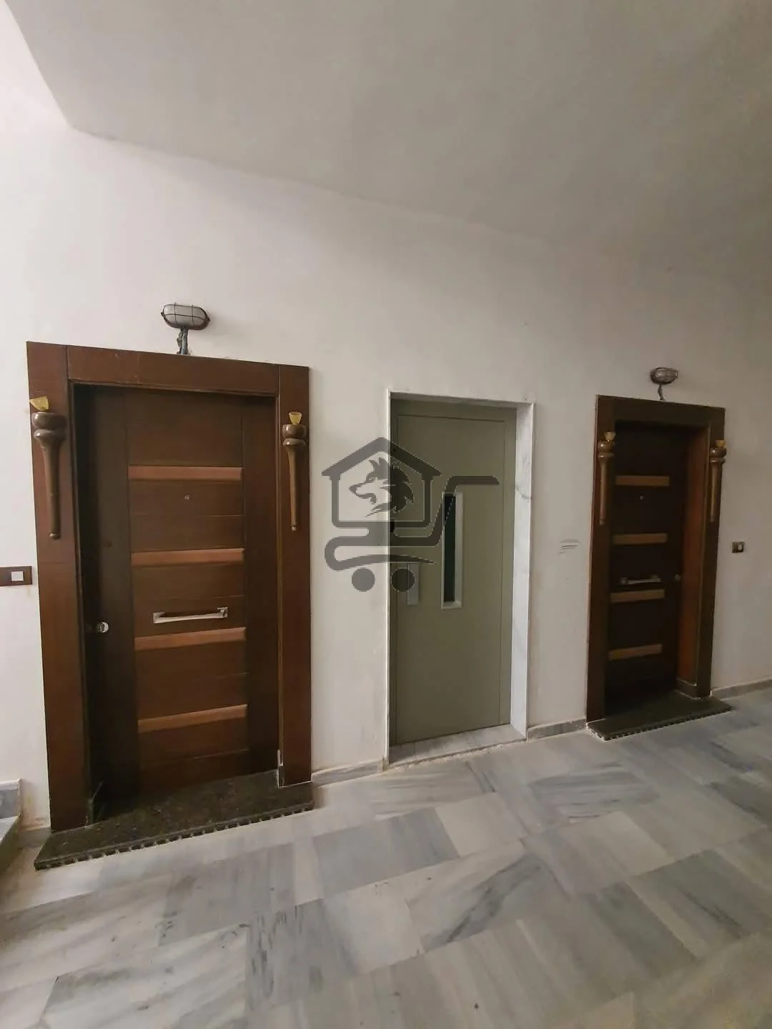 شقة مؤلفة من غرفتين مع فرش او بدون - الصورة 4