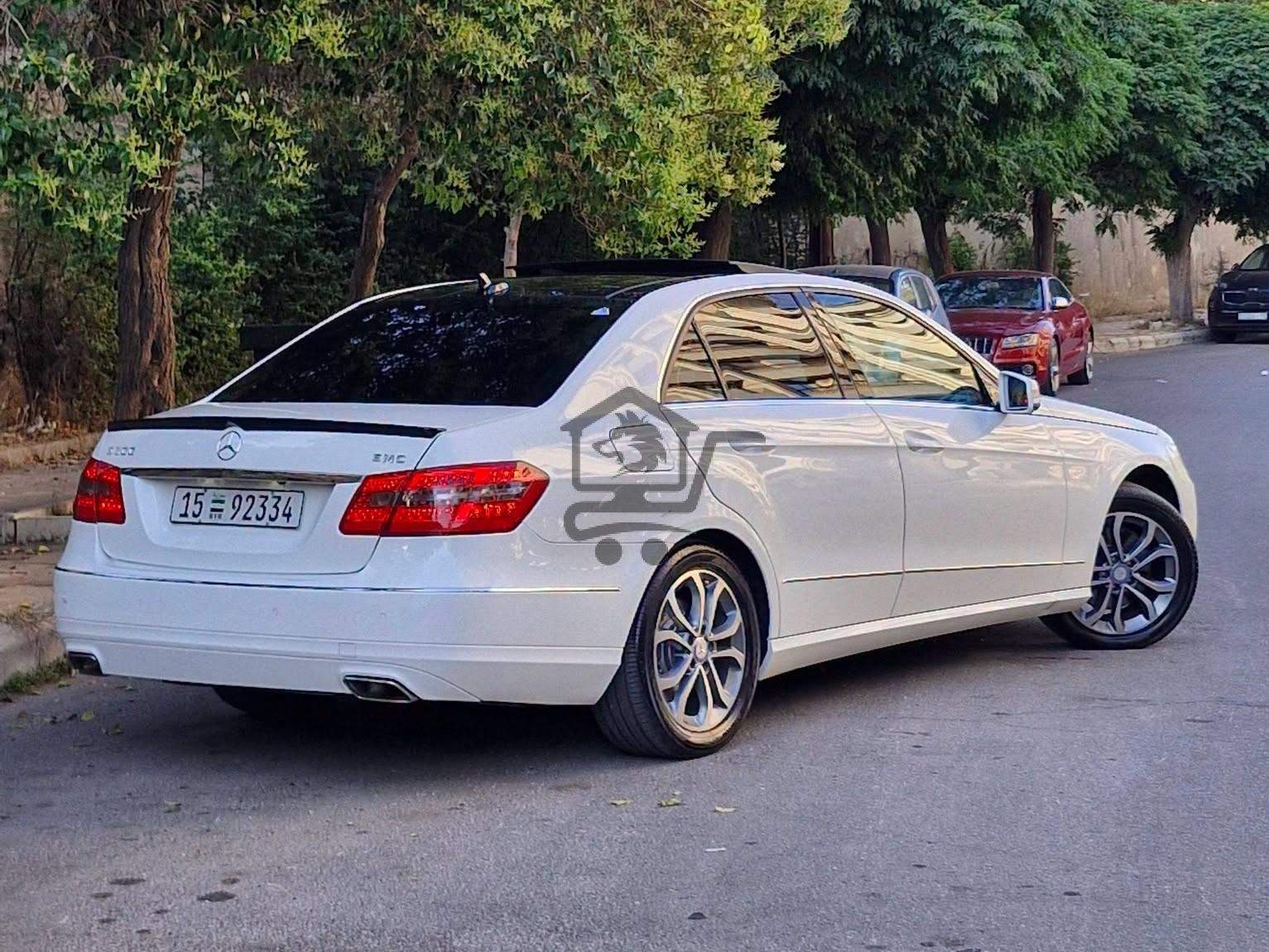 Mercedes-Benz E300 2013 - الصورة 4