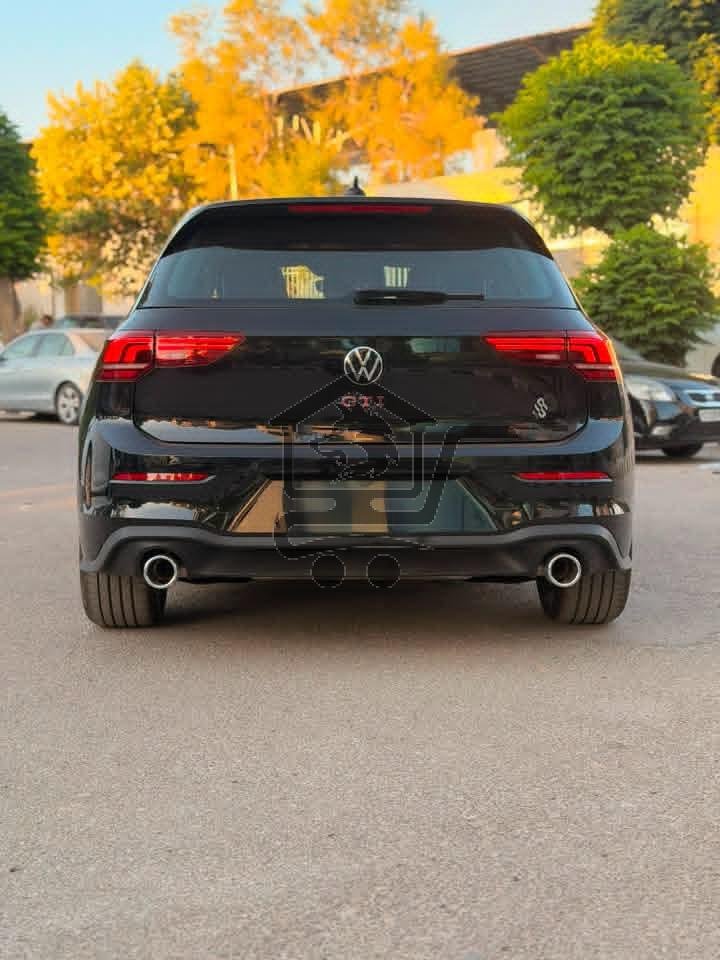Volkswagen Golf GTI - الصورة 4