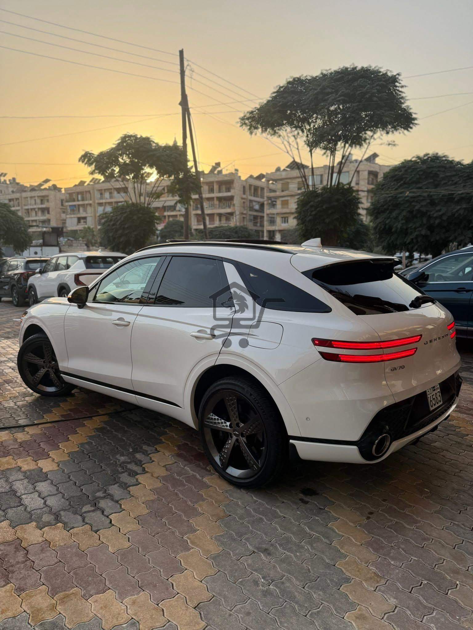 Genesis GV70 2023 - الصورة 2