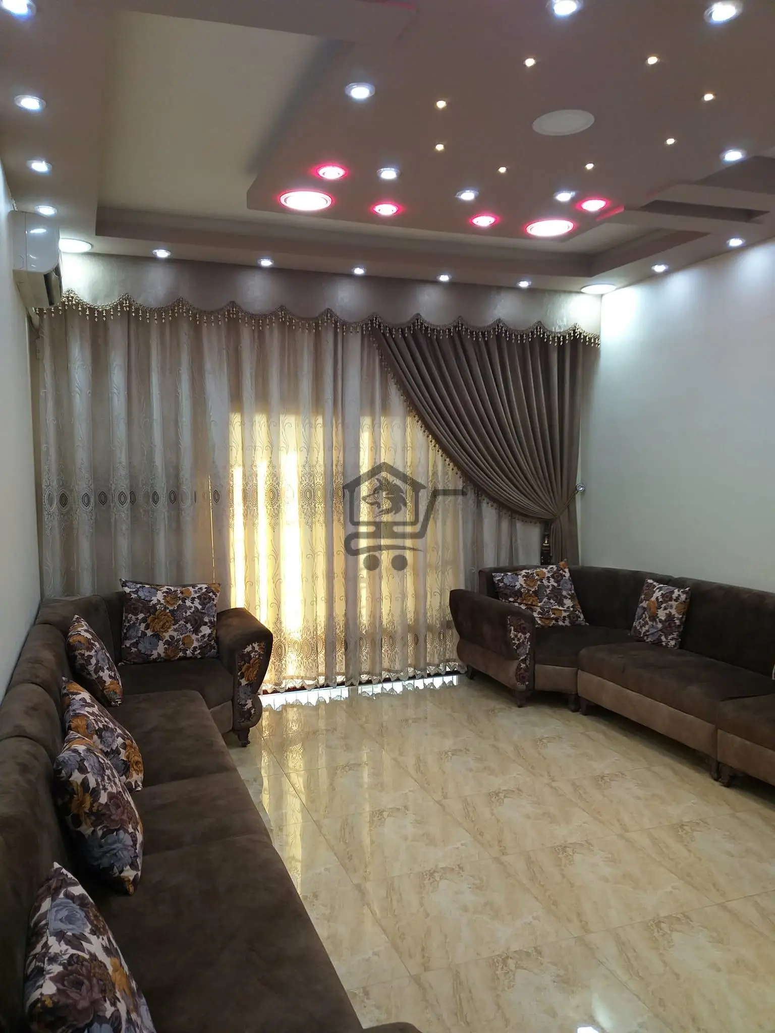 عالم الستائر - الصورة 1