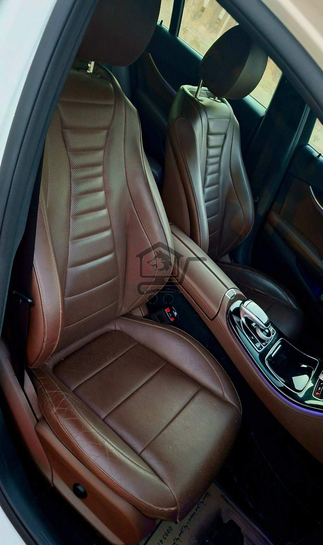 Mercedes-Benz E300 2019 - الصورة 9