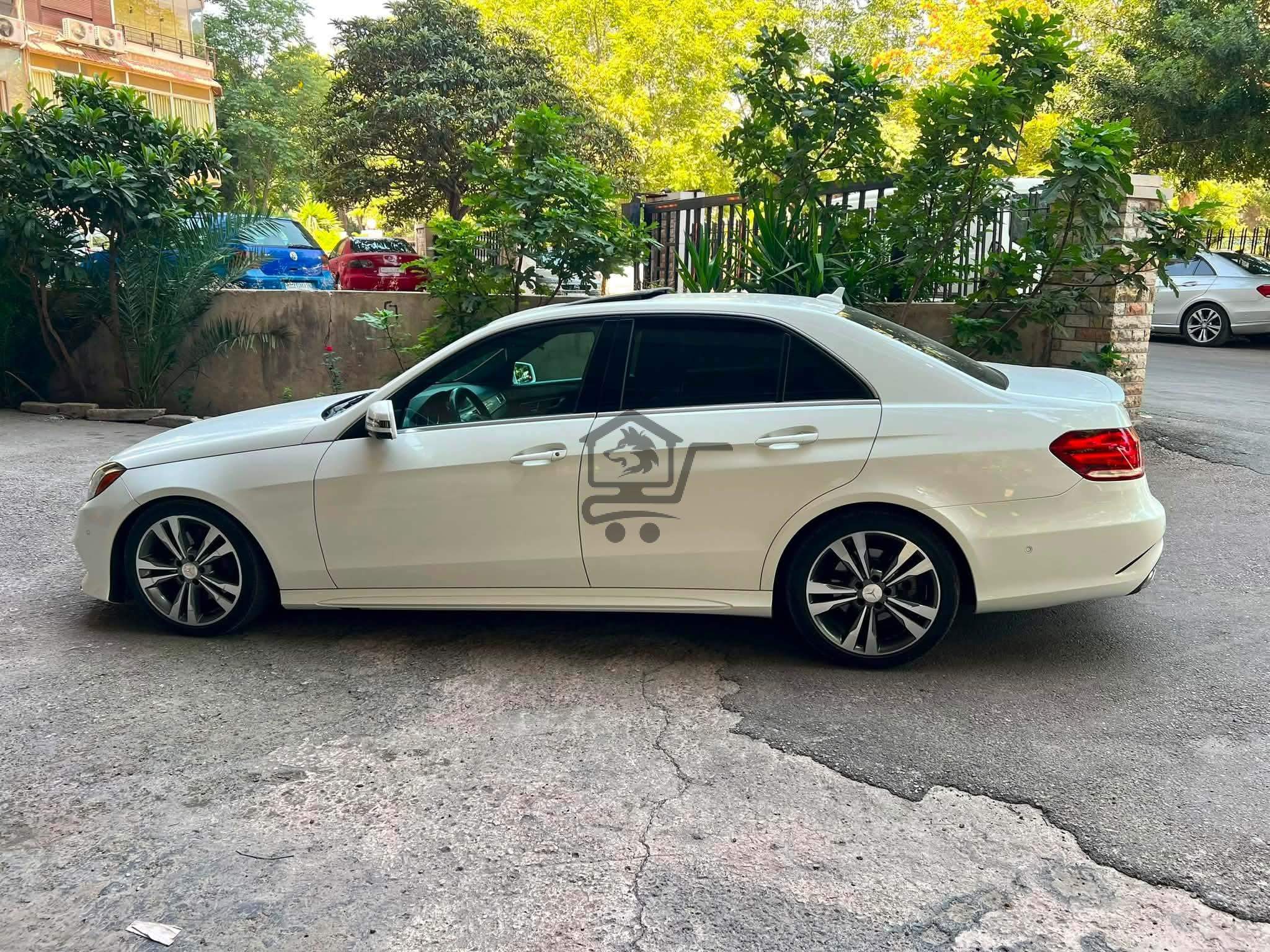 Mercedes E350 - الصورة 4