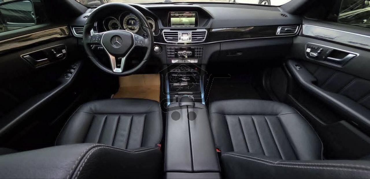 Mercedes-Benz E300 4MATIC - الصورة 6