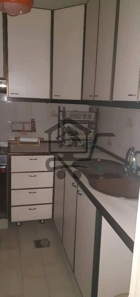 شقة ثلاث غرف بدون فرش - الصورة 3