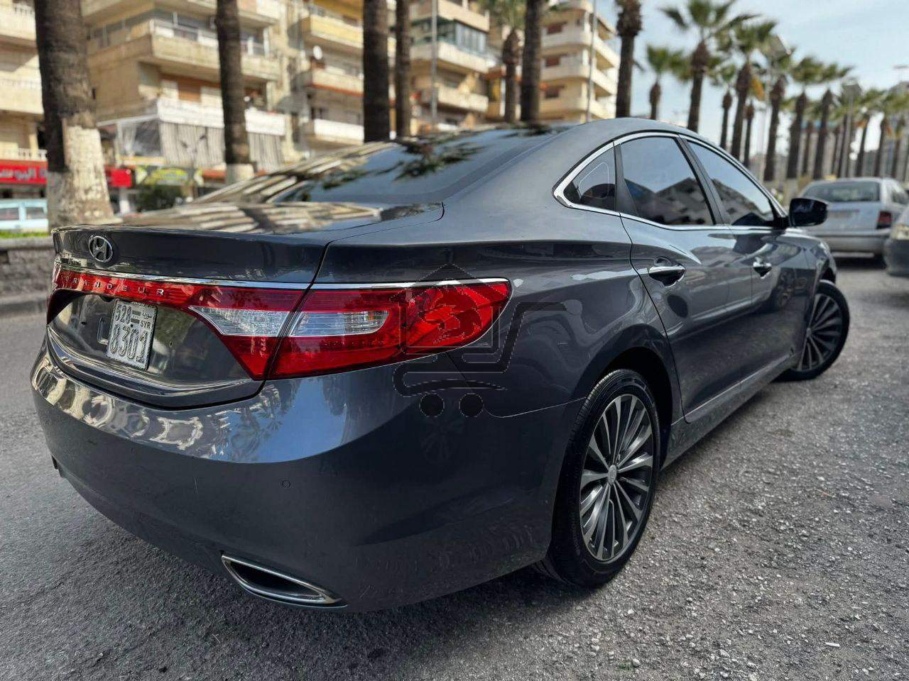 Hyundai Azera Grandeur 2013 - الصورة 4