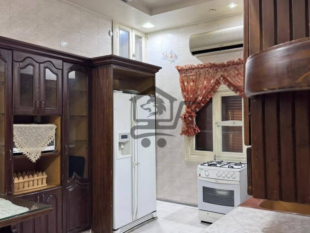 منزل في شارع النيل - الصورة 4