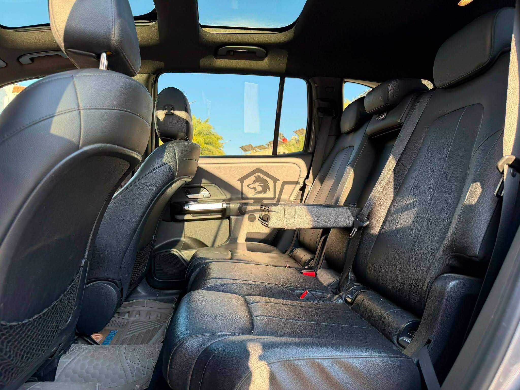 Mercedes-Benz GLB 250 - الصورة 10