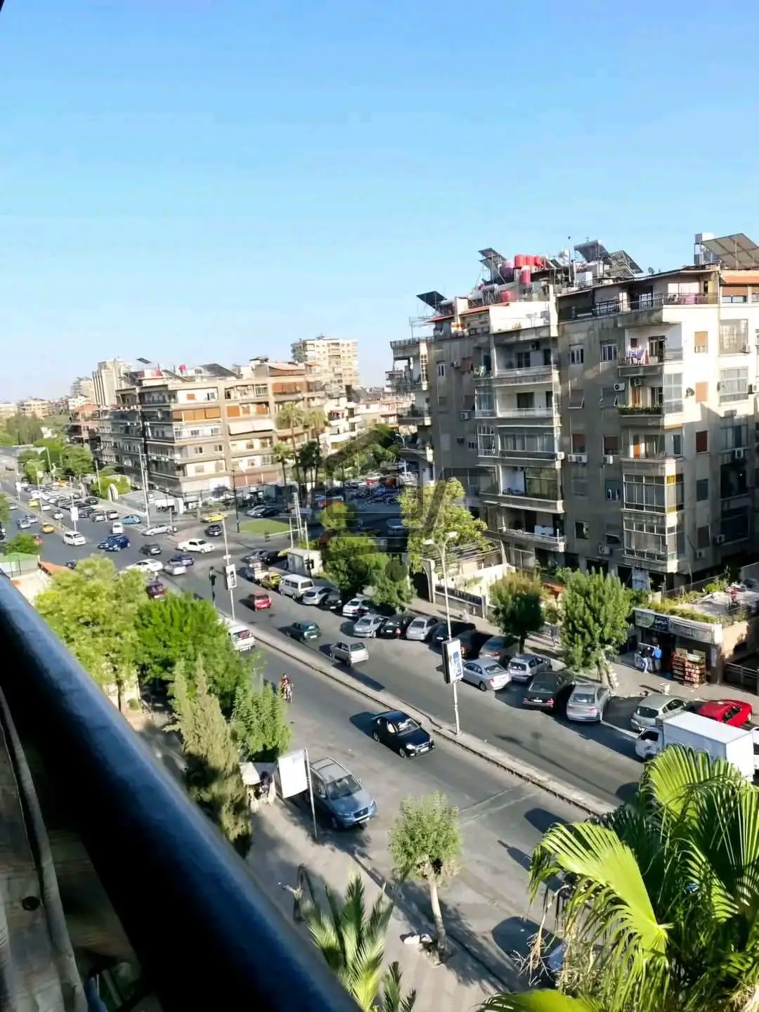 شقة ثلاث غرف بدون فرش - الصورة 2