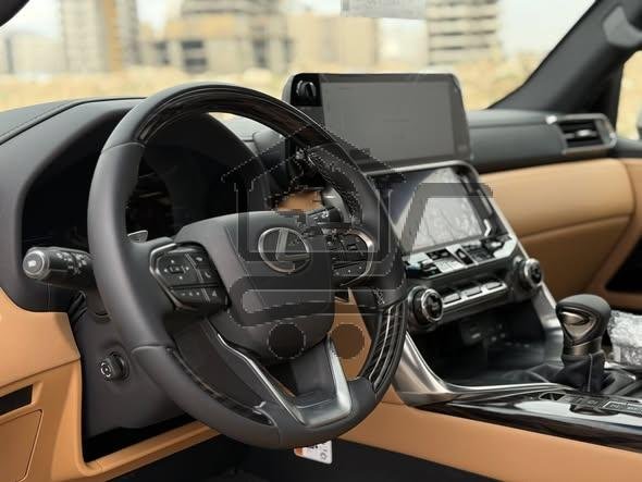 Lexus LX600 - الصورة 5