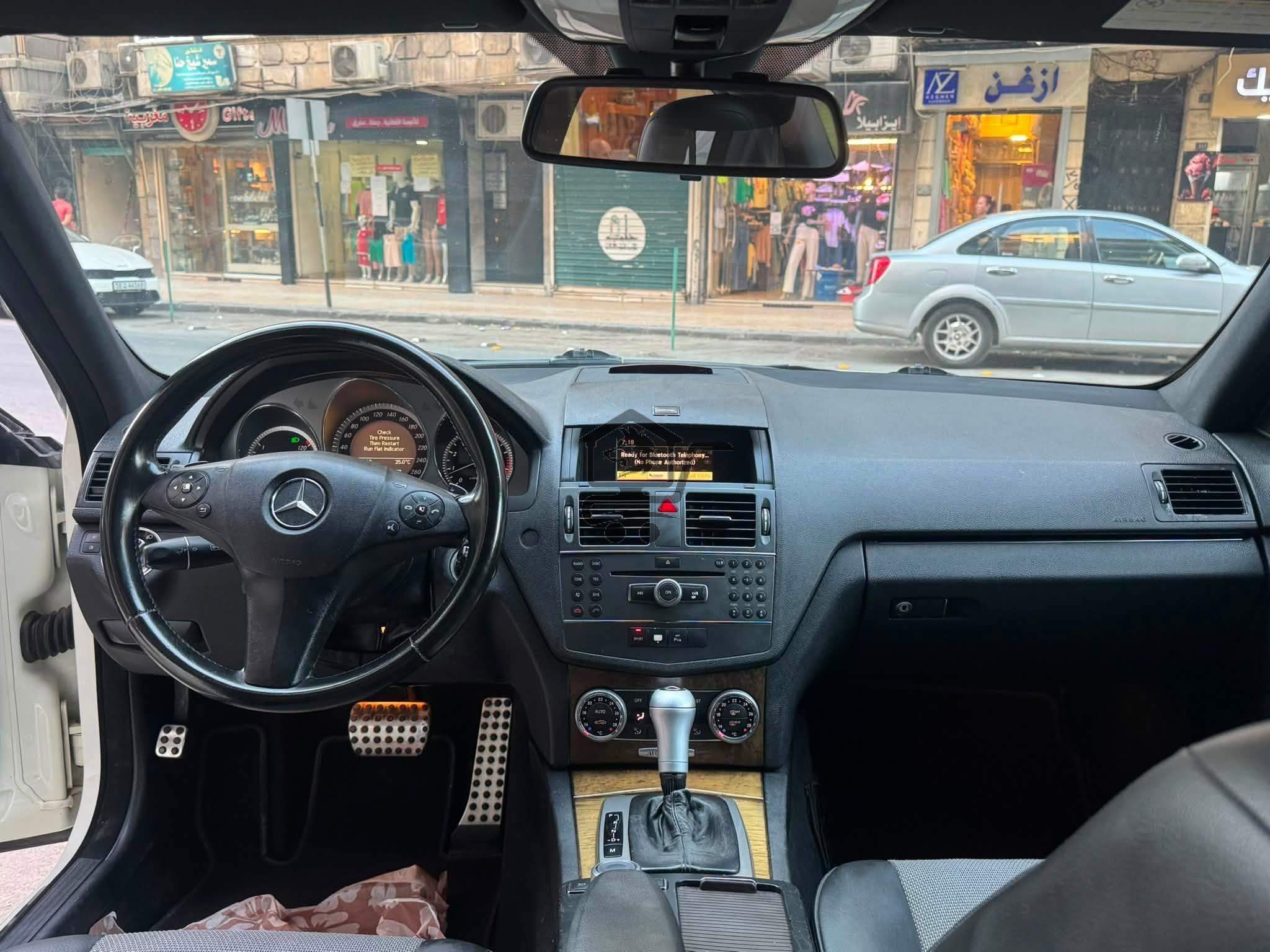 Mercedes-Benz C300 2011 - الصورة 6