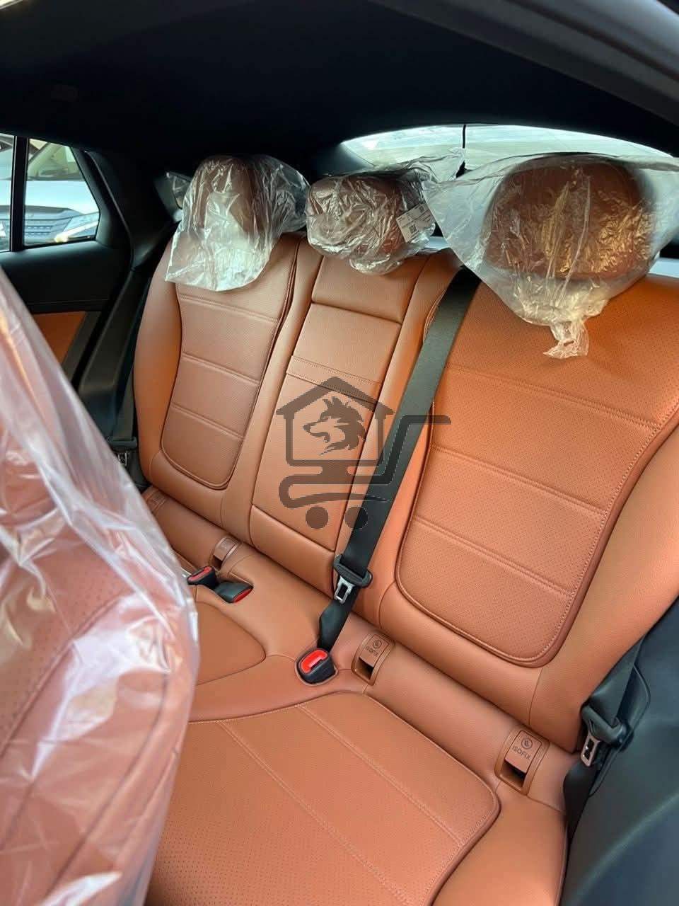 Mercedes-Benz GLC 300 - الصورة 10