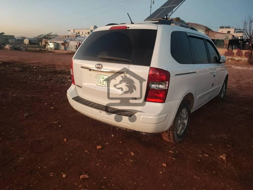 كيا كرنفال 2010 - الصورة 4