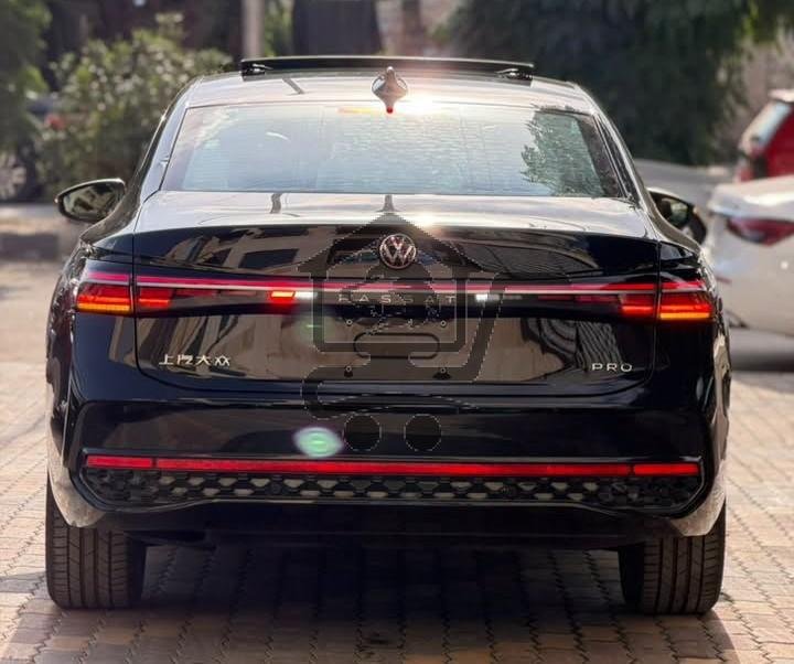 Volkswagen Passat Pro 2025 - الصورة 3