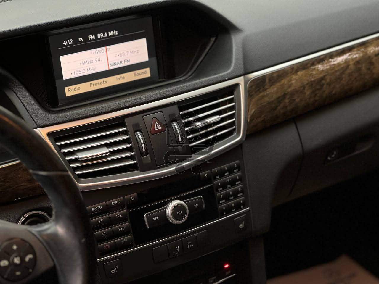 Mercedes-Benz E200 - الصورة 9