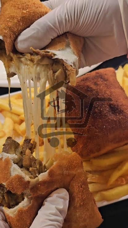 صندويش شاورما بانيه