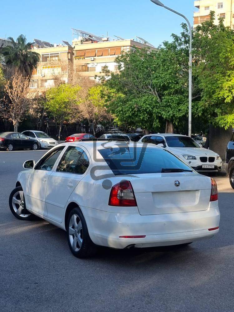 Skoda Oktavia 2010 - الصورة 4