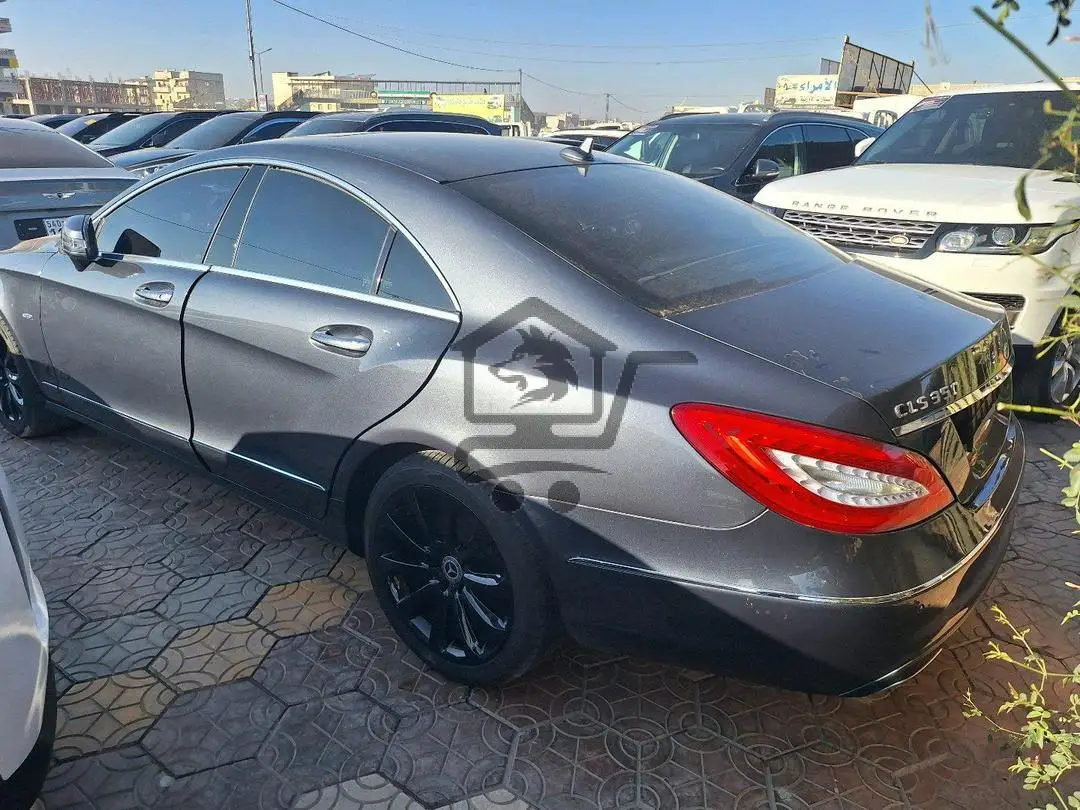 Mercedes Benz - الصورة 4