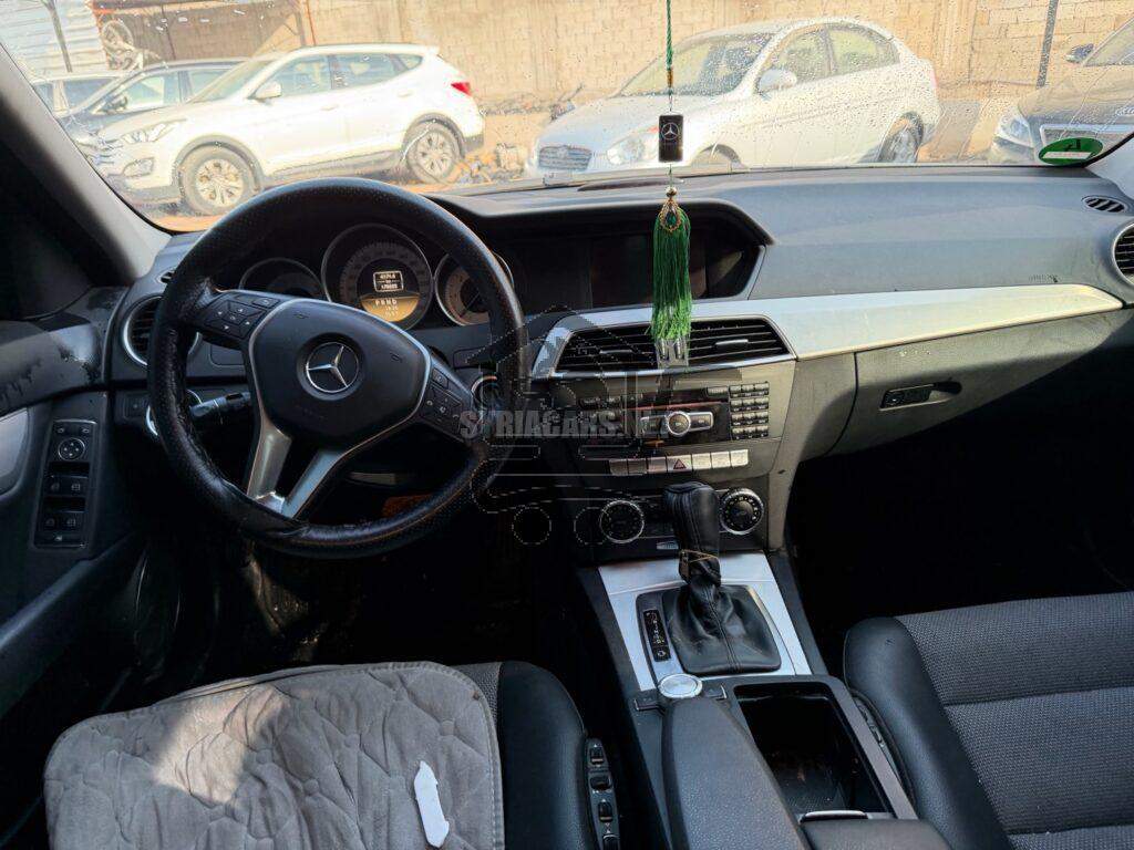 مرسيدس بينز - Mercedes benz C 220 - الصورة 3
