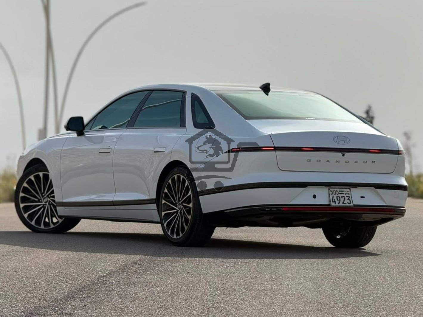 Hyundai Grandeur 2023 - الصورة 2