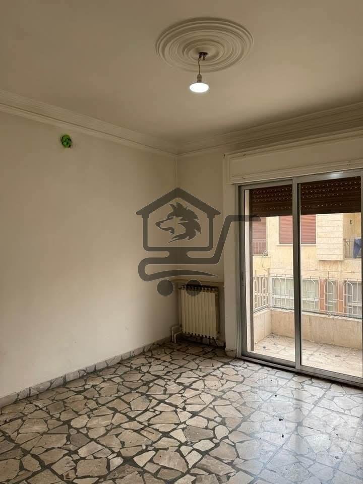 منزل في شارع النيل - الصورة 1