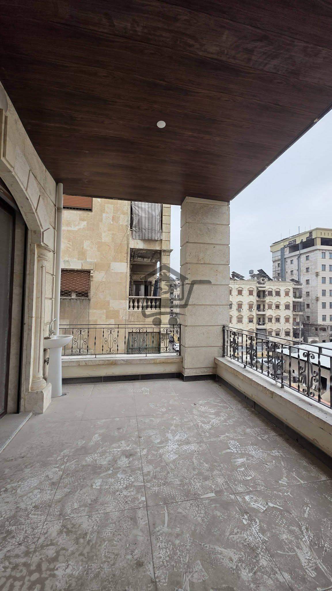 للبيع شقة سكنية في حي  الاكرمية - الصورة 1