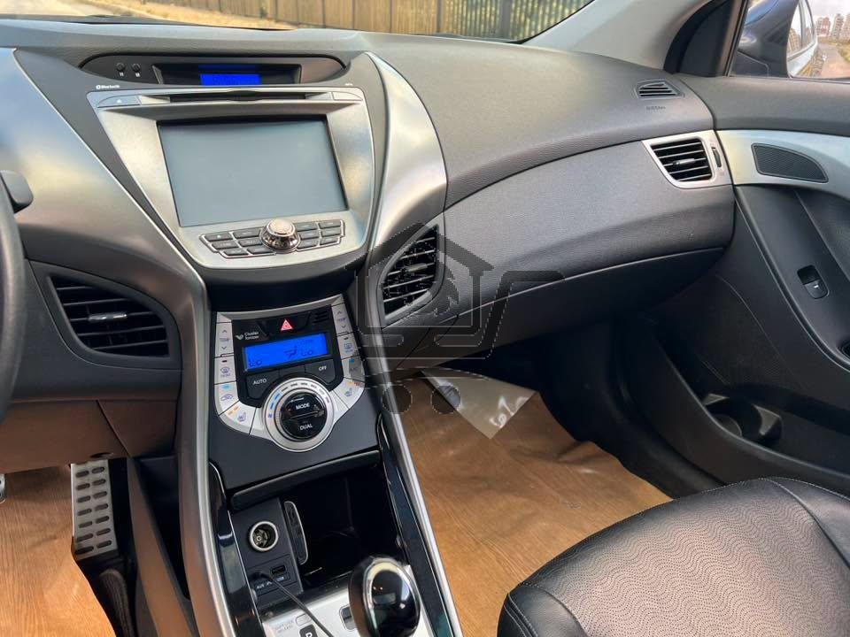 Hyundai Avante 2011 - الصورة 8