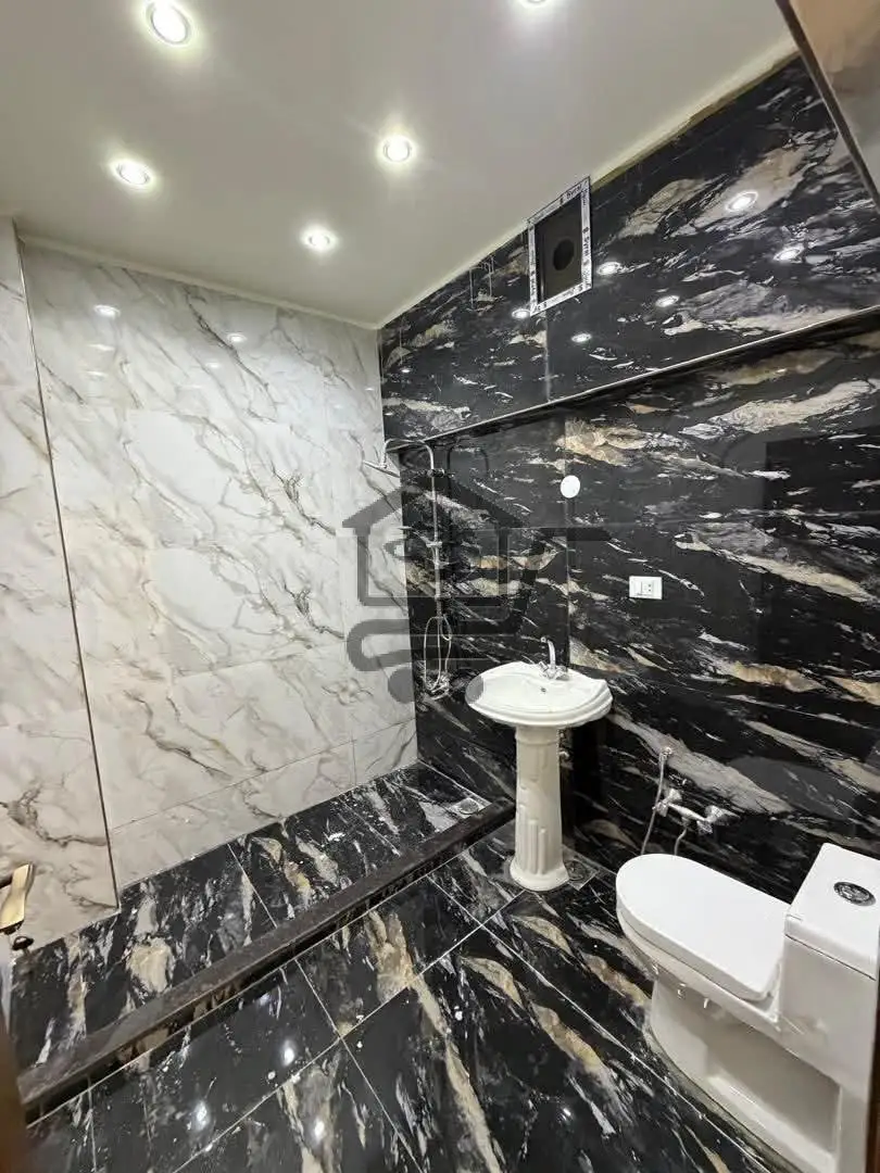 منزل مع محل تجاري - الصورة 3