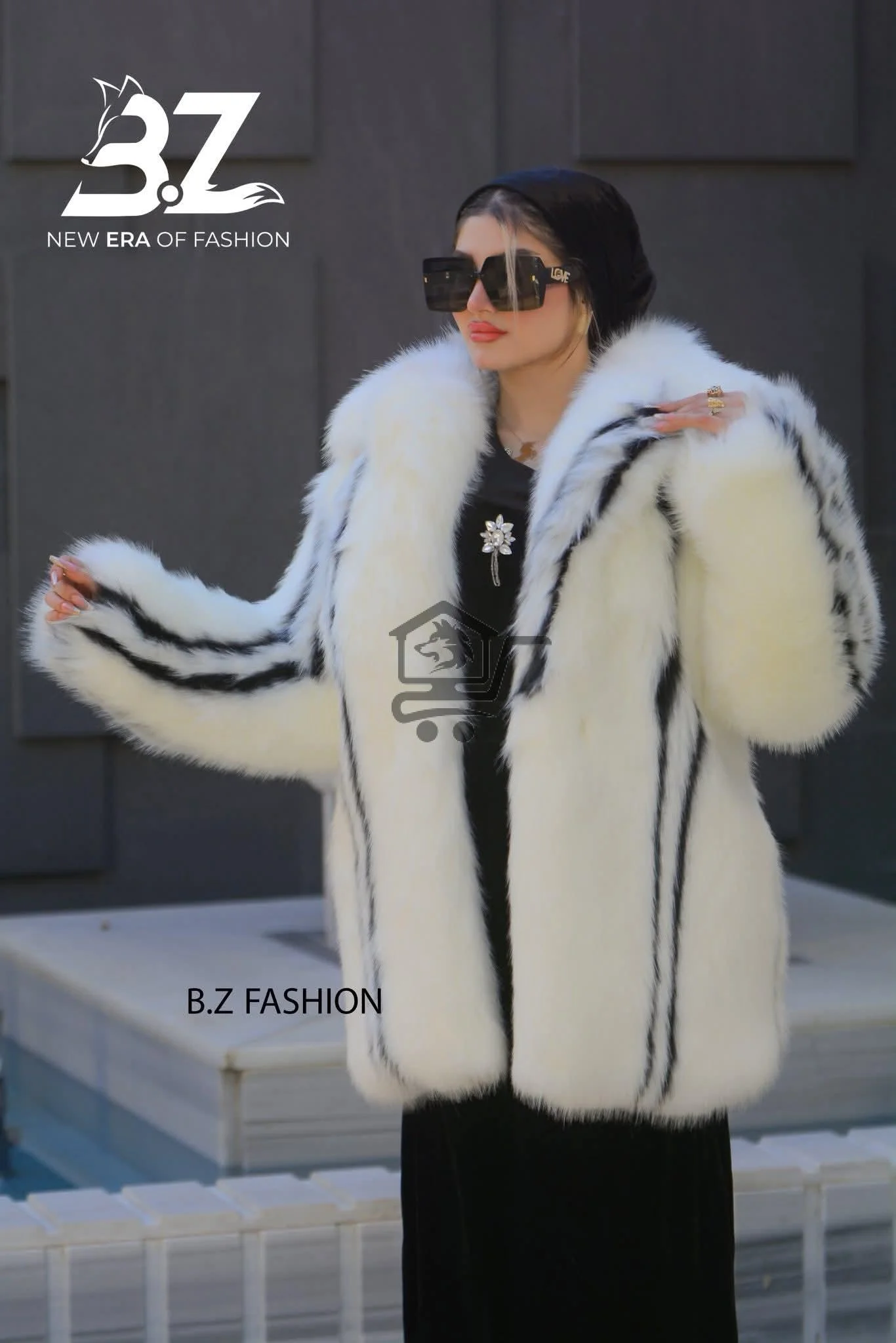 جاكيت فرو ملكي - الصورة 2